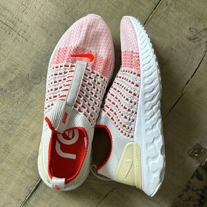 Nike React flyknit size 8 NWT sneakers